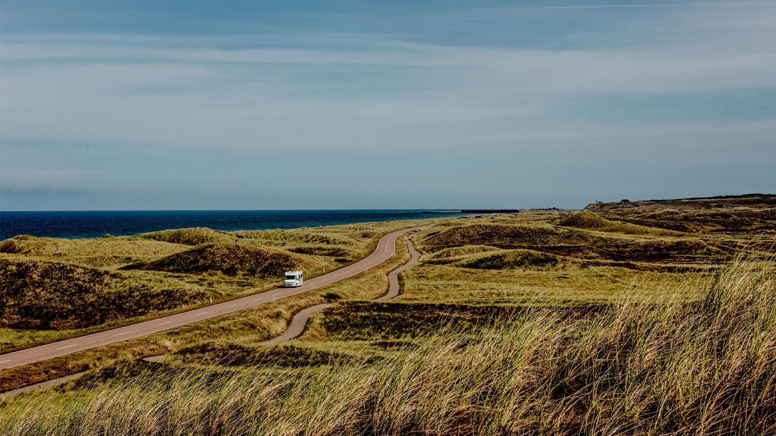 Autocamper på kystvejen ved Thy