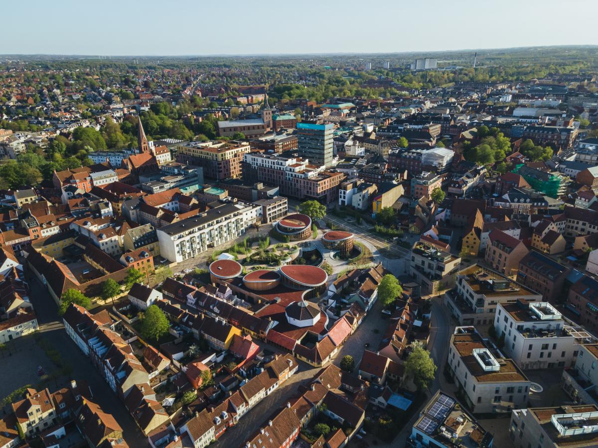 Dronefoto H. C. Andersen museum 