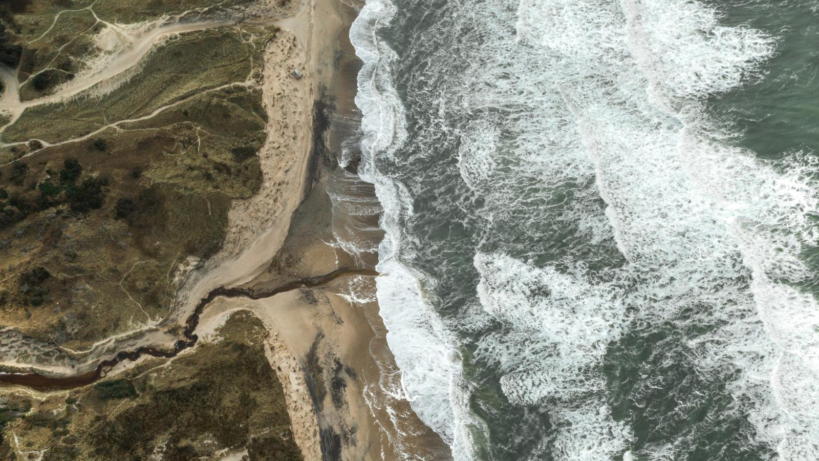 Dronefoto af Klitmøller